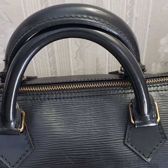 Louis Vuitton Epi Speedy 35 Black With Dust Bag - Picture 3 of 11